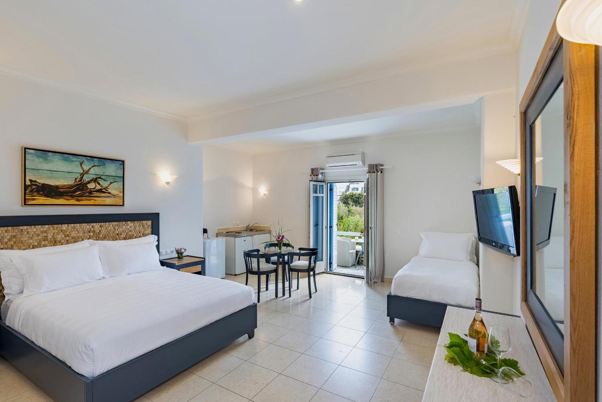 Petinos Hotel Platys Gialos  Room photo
