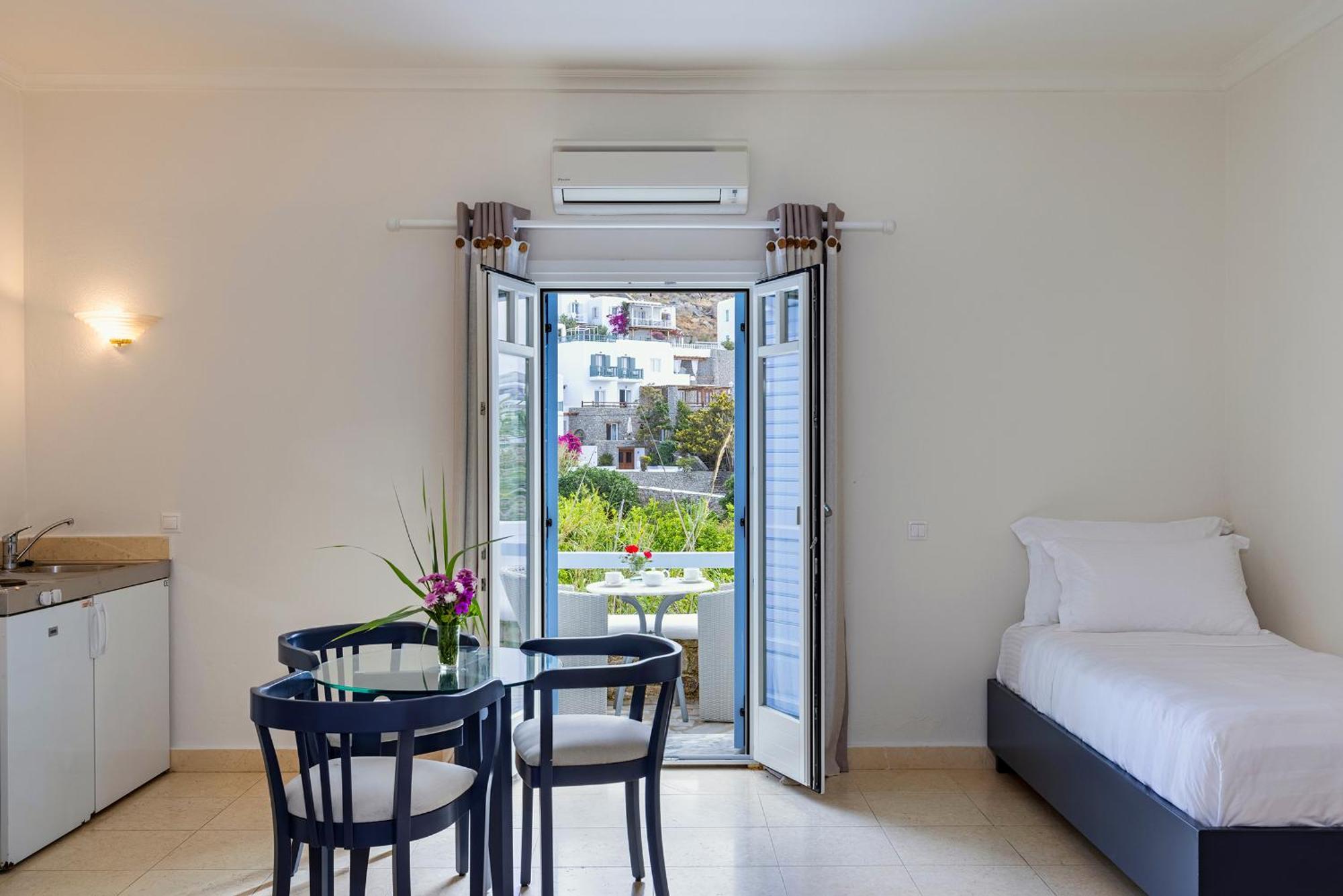 Petinos Hotel Platys Gialos  Room photo